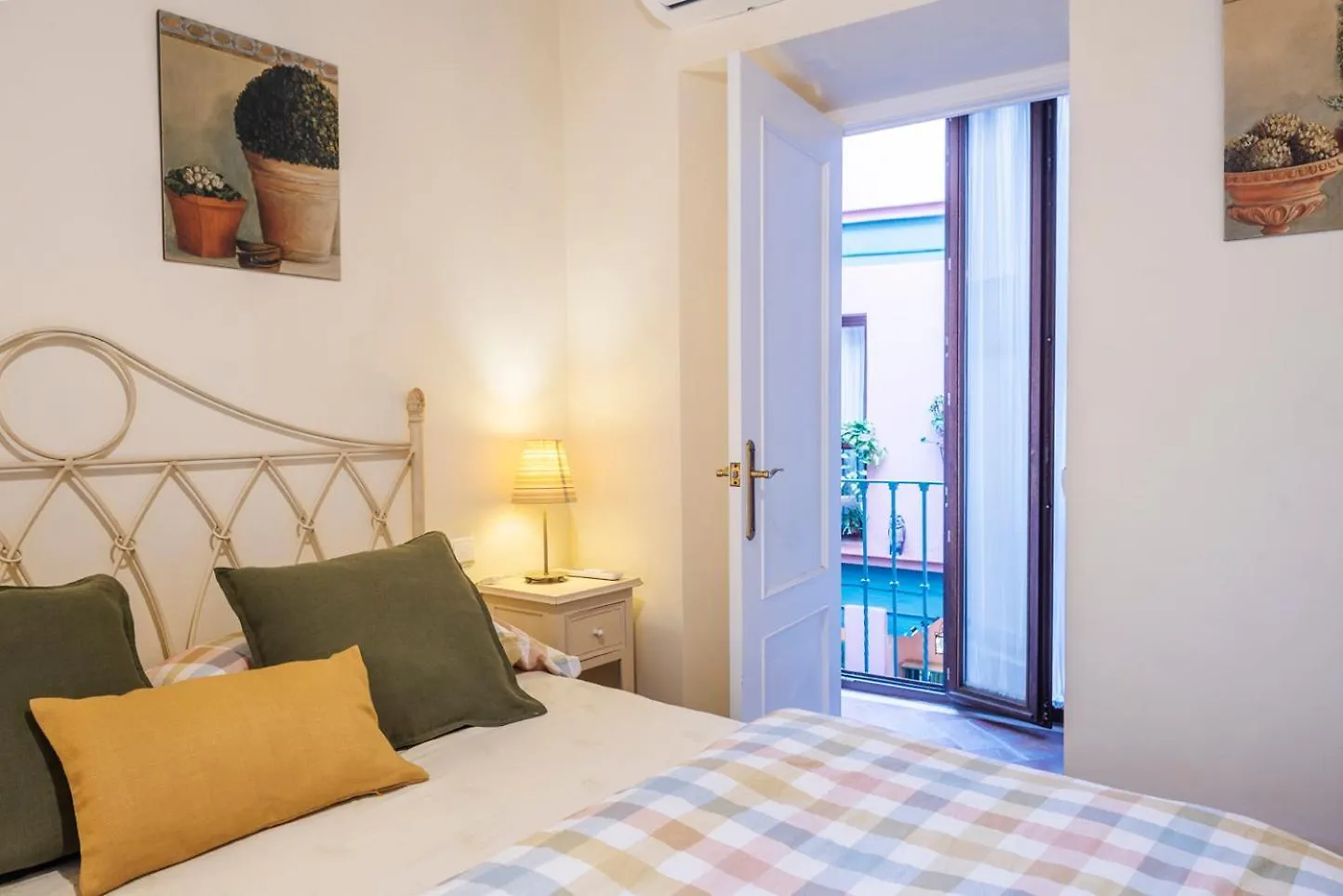 Apartamento Aires De Santa Cruz Seville 0*,  Spain